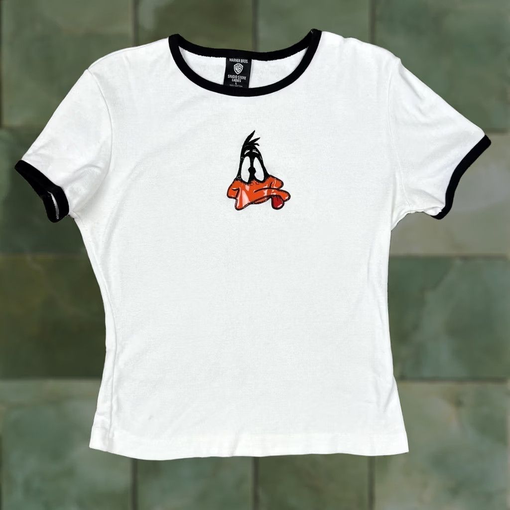 Vintage VINTAGE Daffy Duck Warner Bros 1997 Womens T-Shirt Small White Cap Sleeve USA 90s Cartoon Embroidered Size S / US 4 / IT 40 - 1 Thumbnail