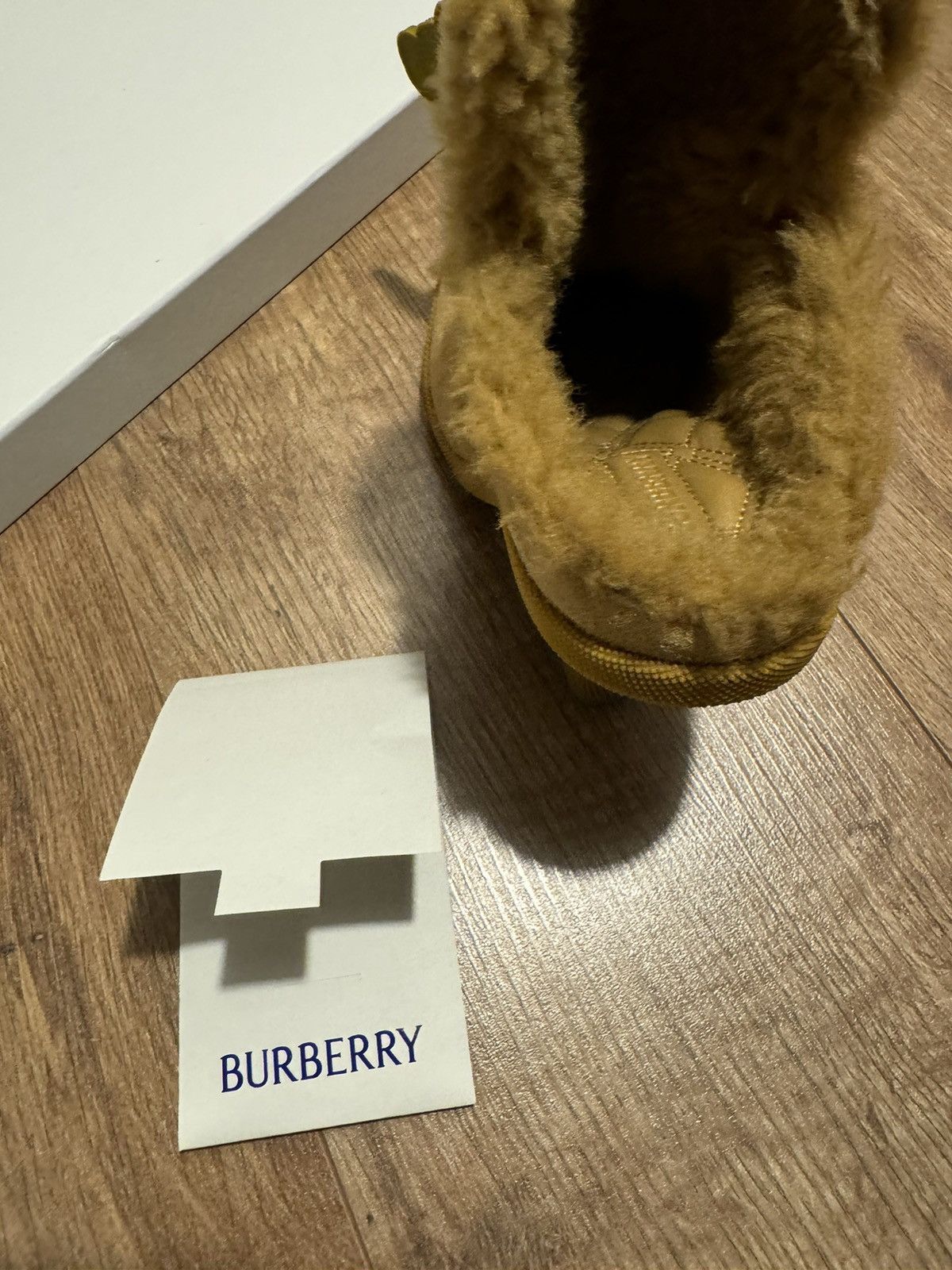 Burberry Burberry shearling boots-mules brown-mustard, size 35 It Size US 5 / IT 35 - 13 Thumbnail