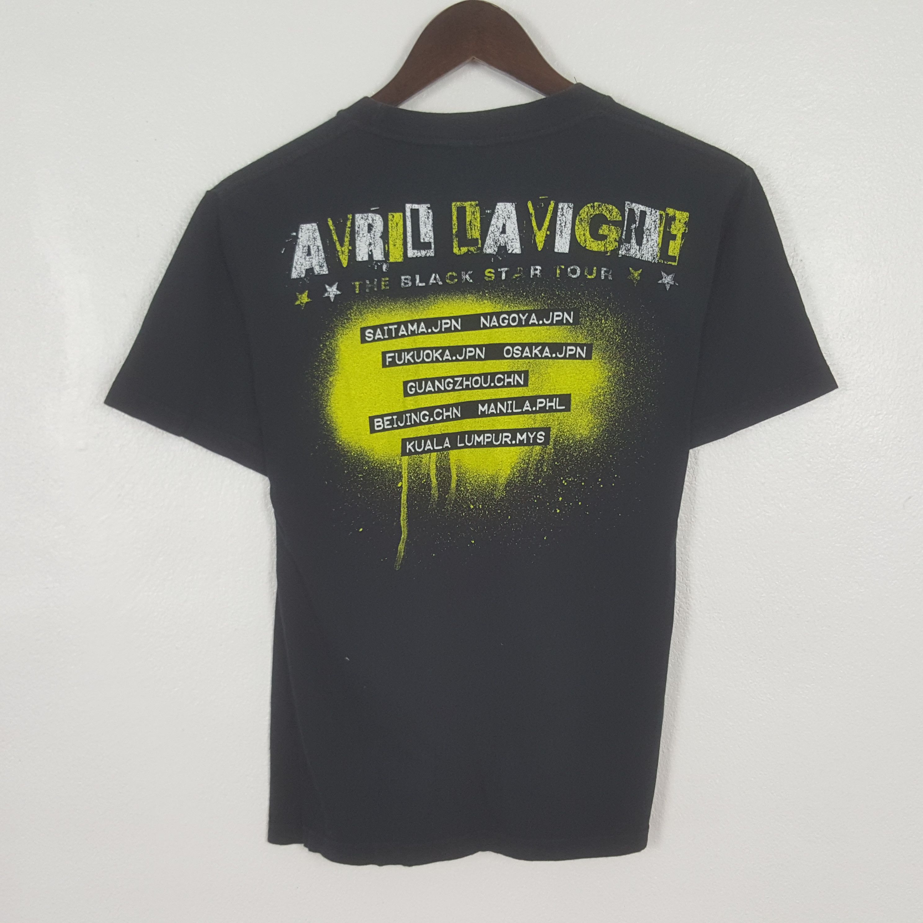 Other Vintage Avril Lavigne Tour T-shirt Size US S / EU 44-46 / 1 - 3 Thumbnail