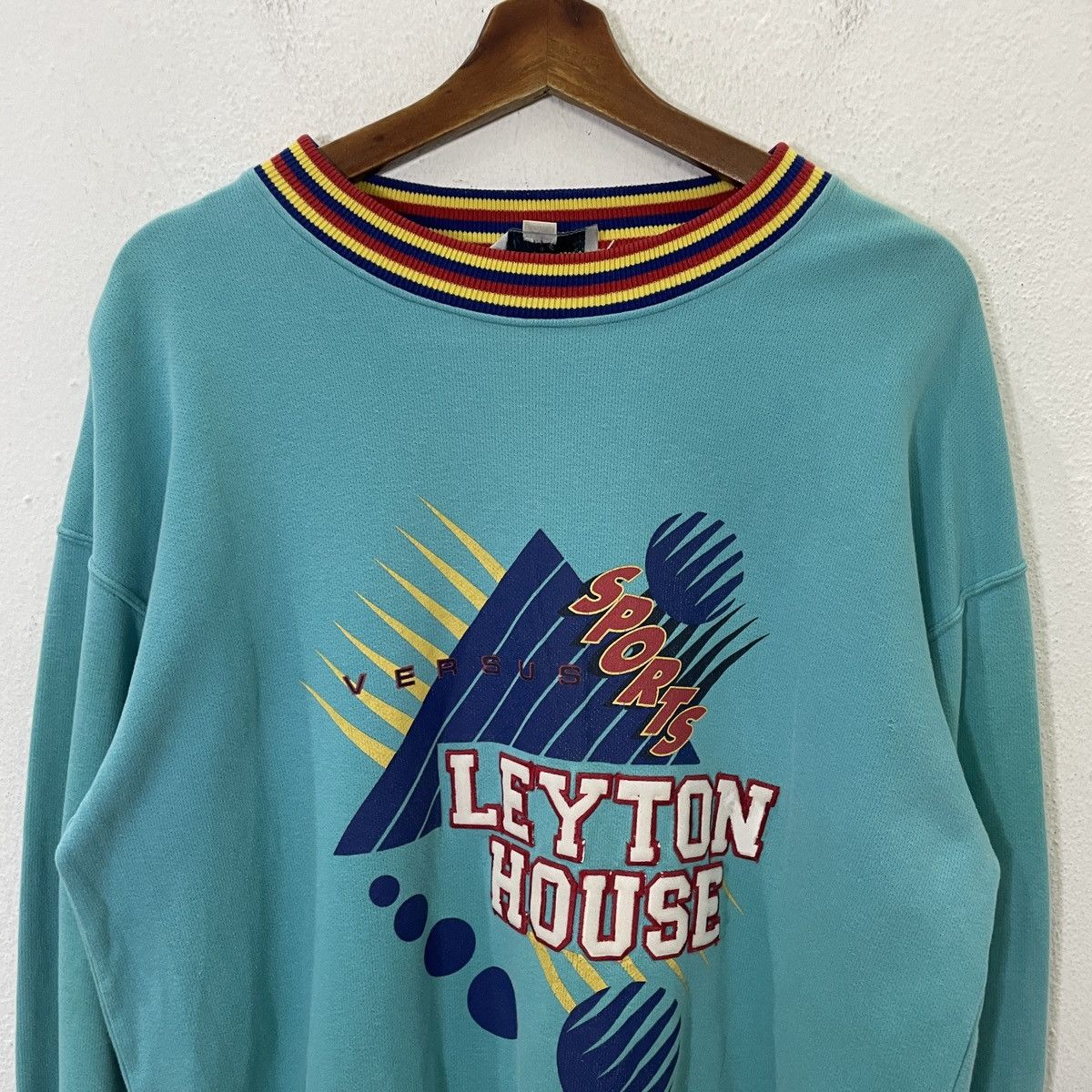 Japanese Brand Vintage Leyton House Versus Sports Spell Out Sweatshirt Size US L / EU 52-54 / 3 - 4 Thumbnail