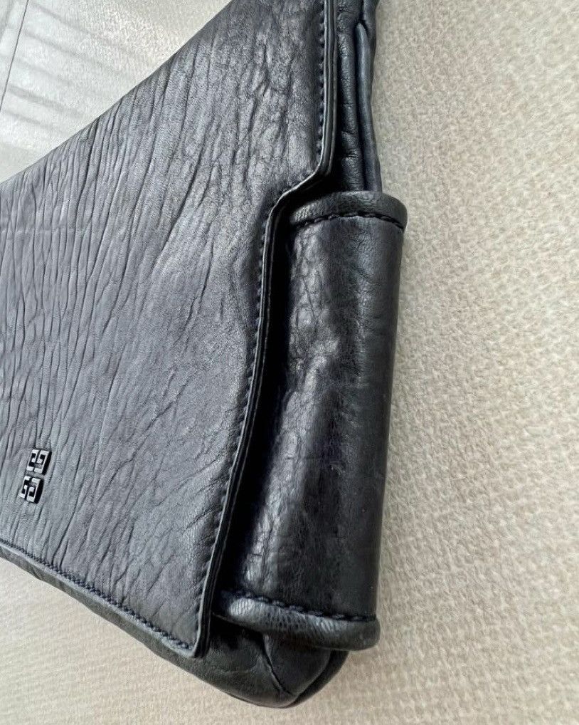 Givenchy Givenchy navy blue leather clutch Size ONE SIZE - 6 Thumbnail