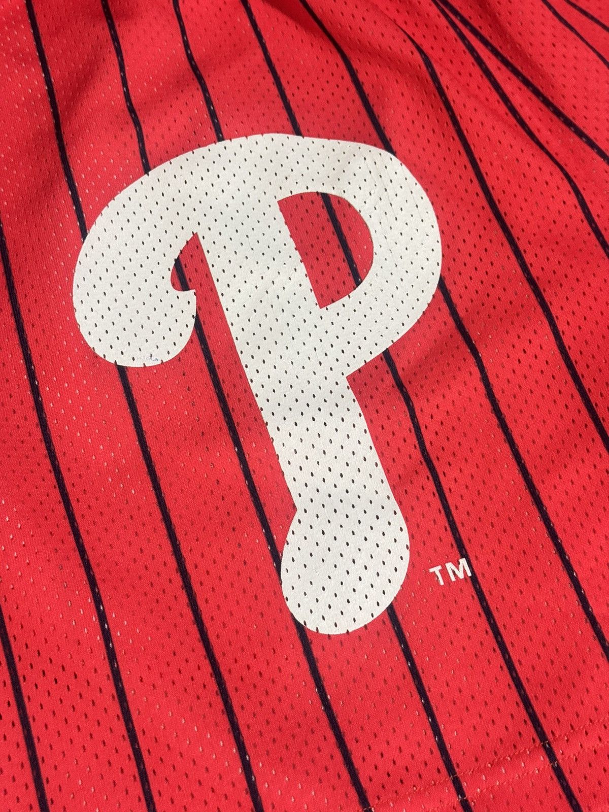 Eric Emanuel × MLB EE Eric Emanuel Phillies MLB “mismatched color” Mesh Shorts Size US 30 / EU 46 - 3 Thumbnail