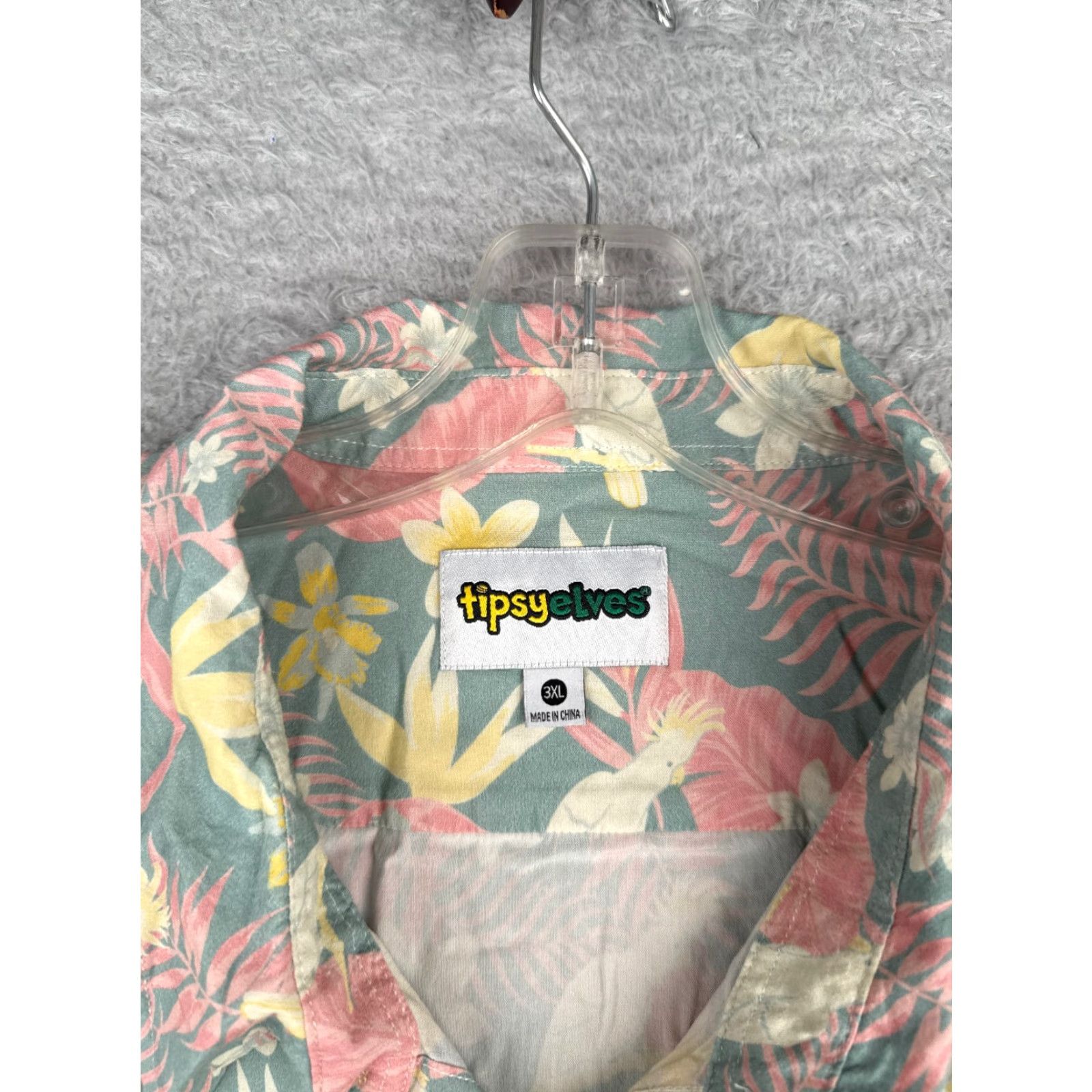 Vintage Tipsy Elves Shirt Men 3XL Floral Hawaiian Blue Grey Pink Button-Up Short Sleeve Beach Aloha Palm Mens Size US XXL / EU 58 / 5 - 7 Thumbnail
