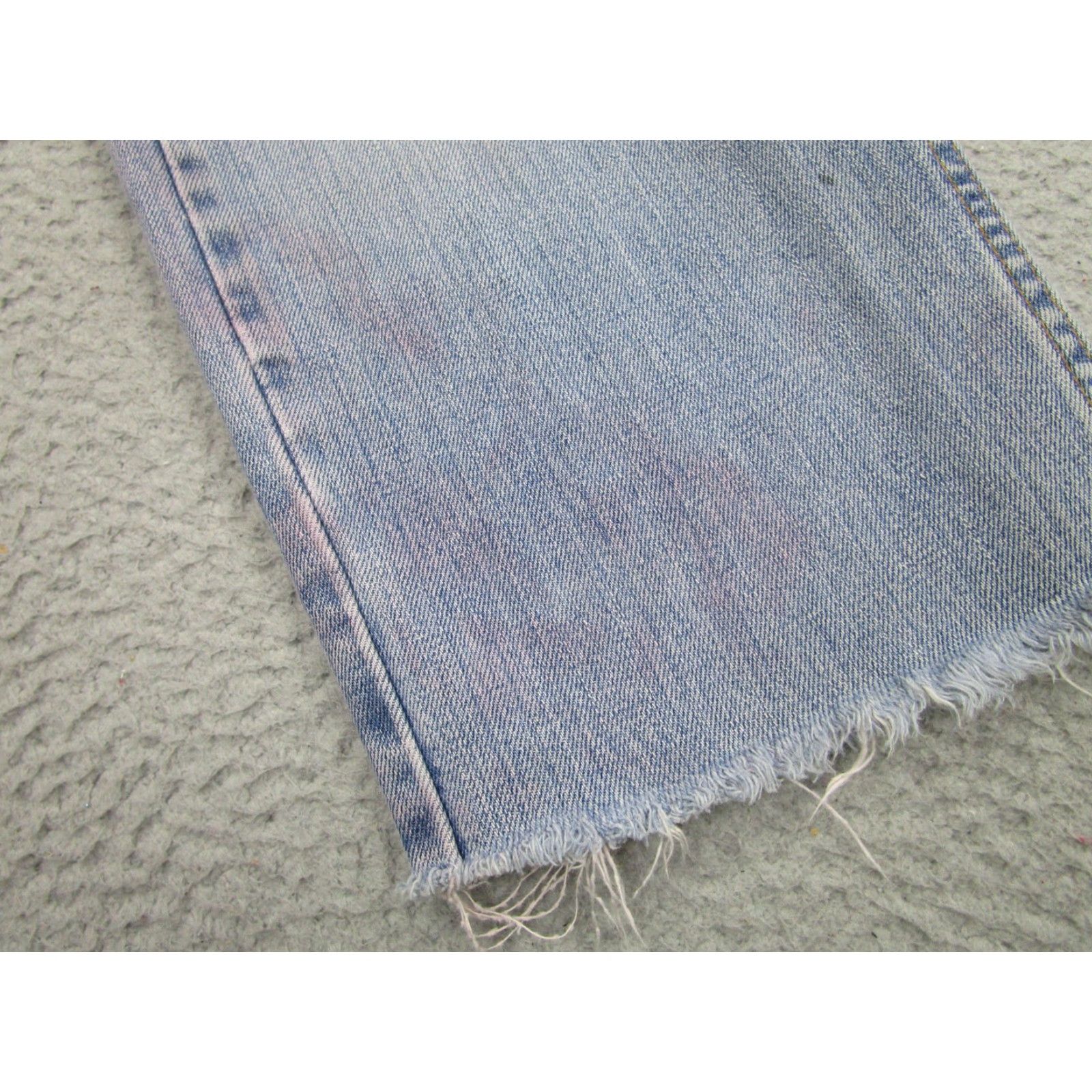 Levi's VINTAGE Levis 505 Jeans Mens 31 Light Wash Button Fly Straight Leg Denim 90s Mens Jeans Size US 31 - 4 Thumbnail