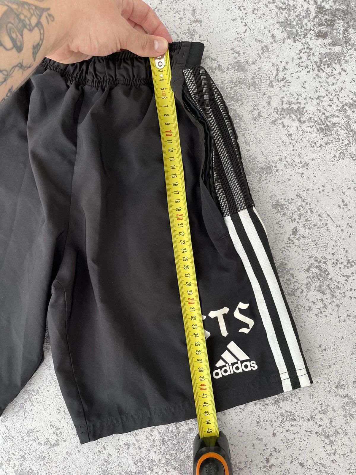 Adidas Arsenal 2021/22 Adidas Shorts Size US 30 / EU 46 - 9 Thumbnail