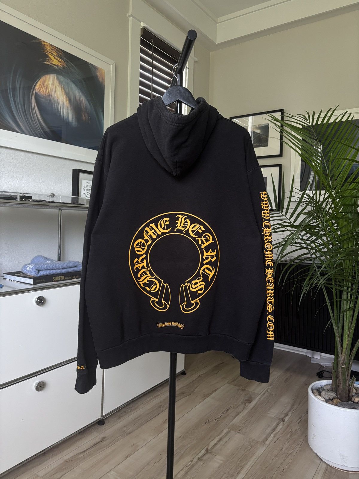 クロムハーツ CHROME HEARTS - BLACK + YELLOW HORSESHOE HOODIE