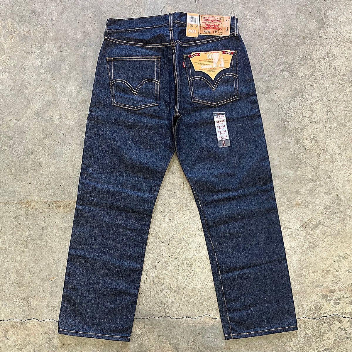Vintage Vintage Deadstock Levi's 501XX Jeans Size US 33 - 1 Thumbnail