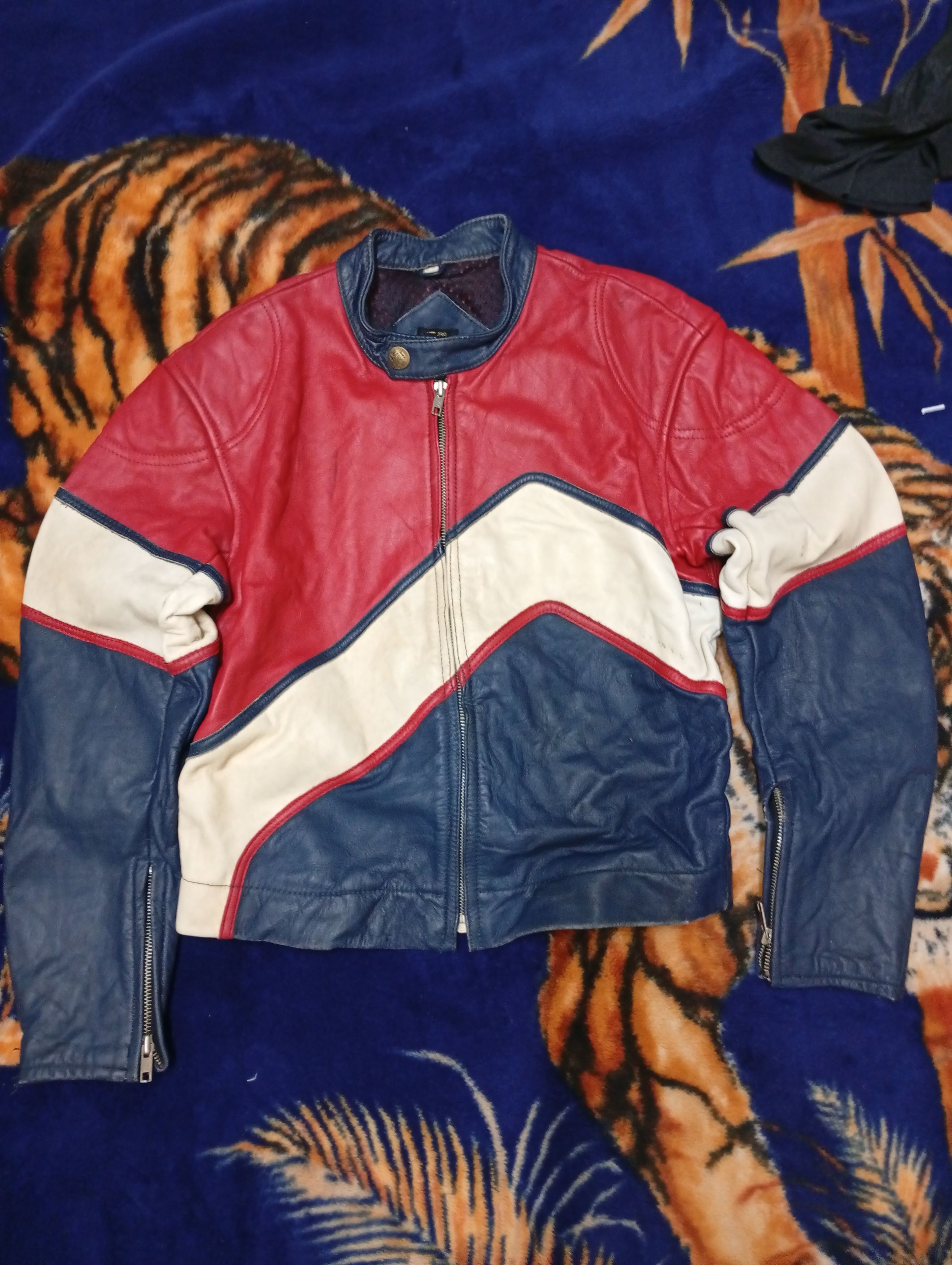 Japanese Brand LEATHER JACKET X VINTAGE JAPAN Size US S / EU 44-46 / 1 - 1 Thumbnail