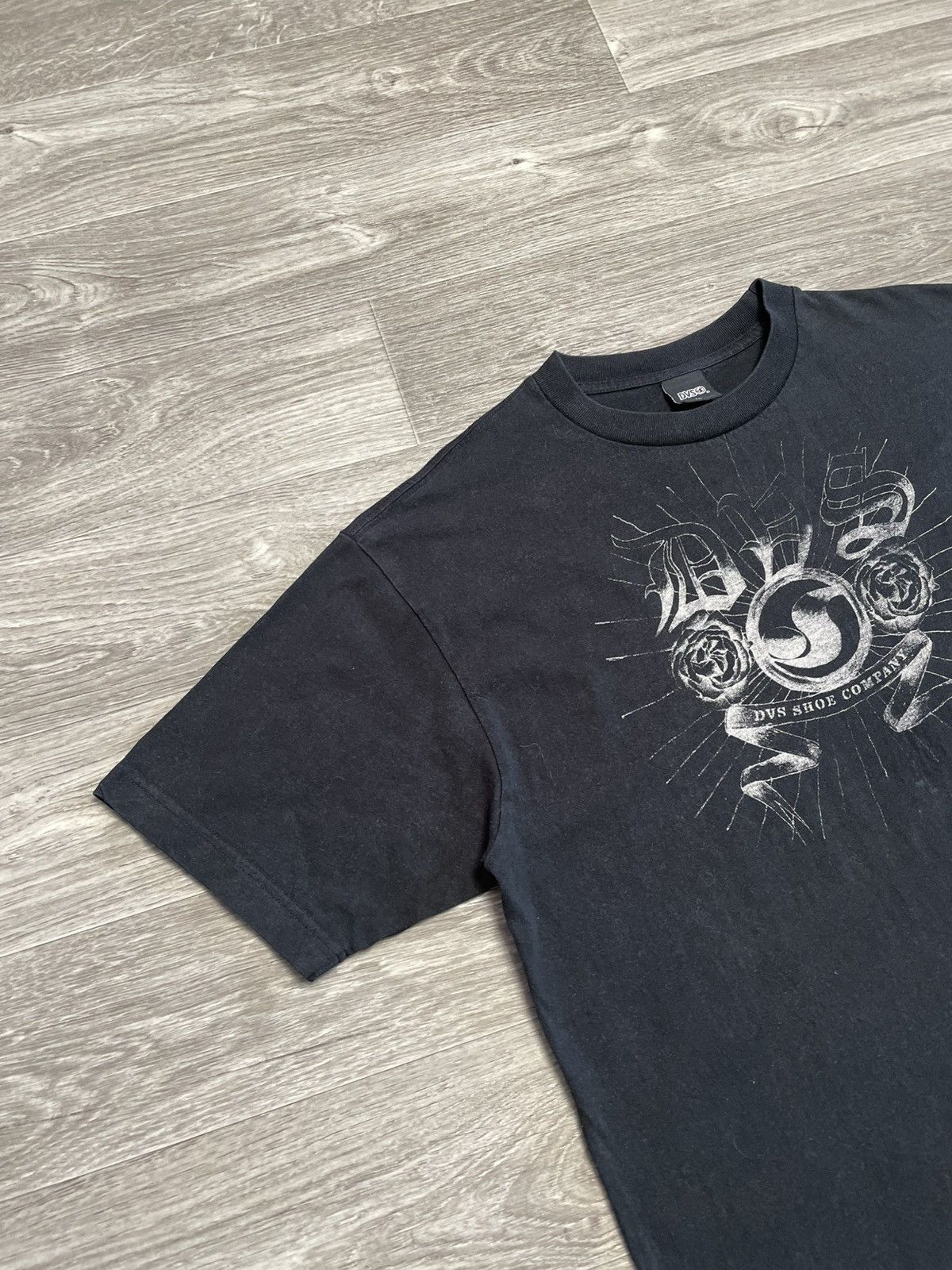 DVS Vintage DVS Shoe SK8 T-Shirt Size US L / EU 52-54 / 3 - 4 Thumbnail