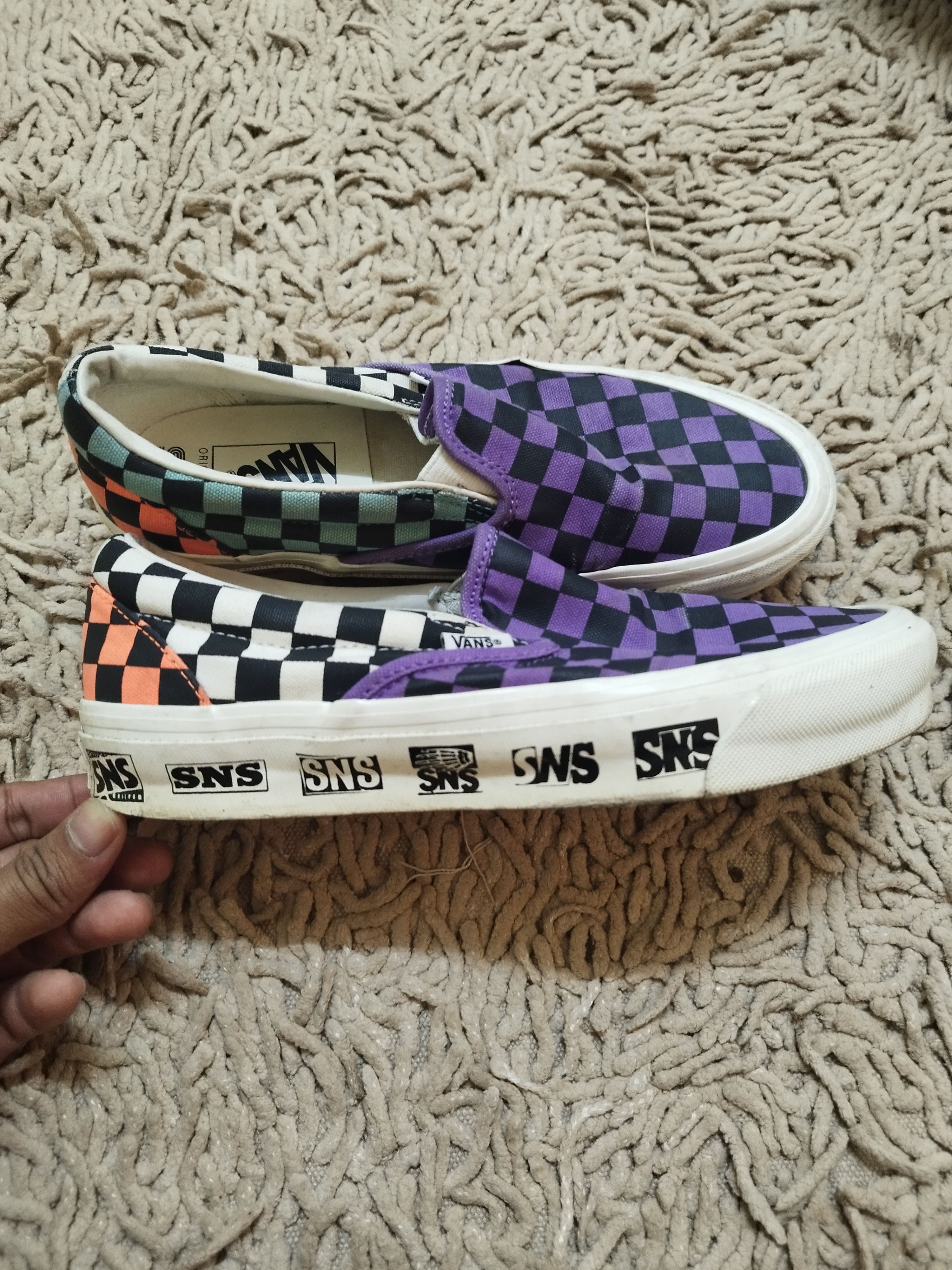 Sneakersnstuff × Vans Sneakersnstuff x Vans Slip-On LX 'Venice Beach'(SAMPLE) Size US 6 / EU 39 - 2 Thumbnail