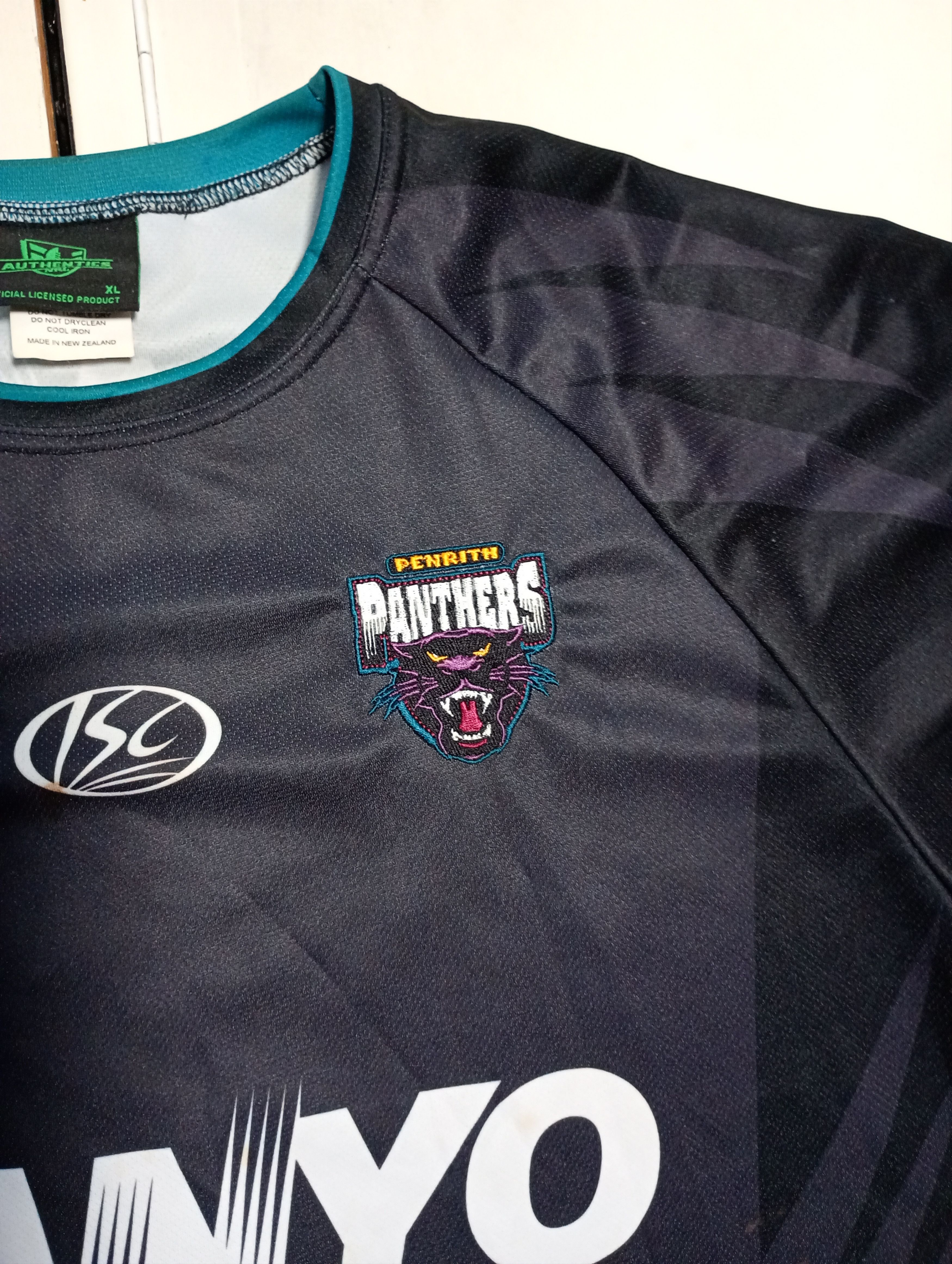 Vintage Penrith Panthers NRL Rugby Shirt 10 Tony Ferguson 2010 Size US XL / EU 56 / 4 - 10 Thumbnail