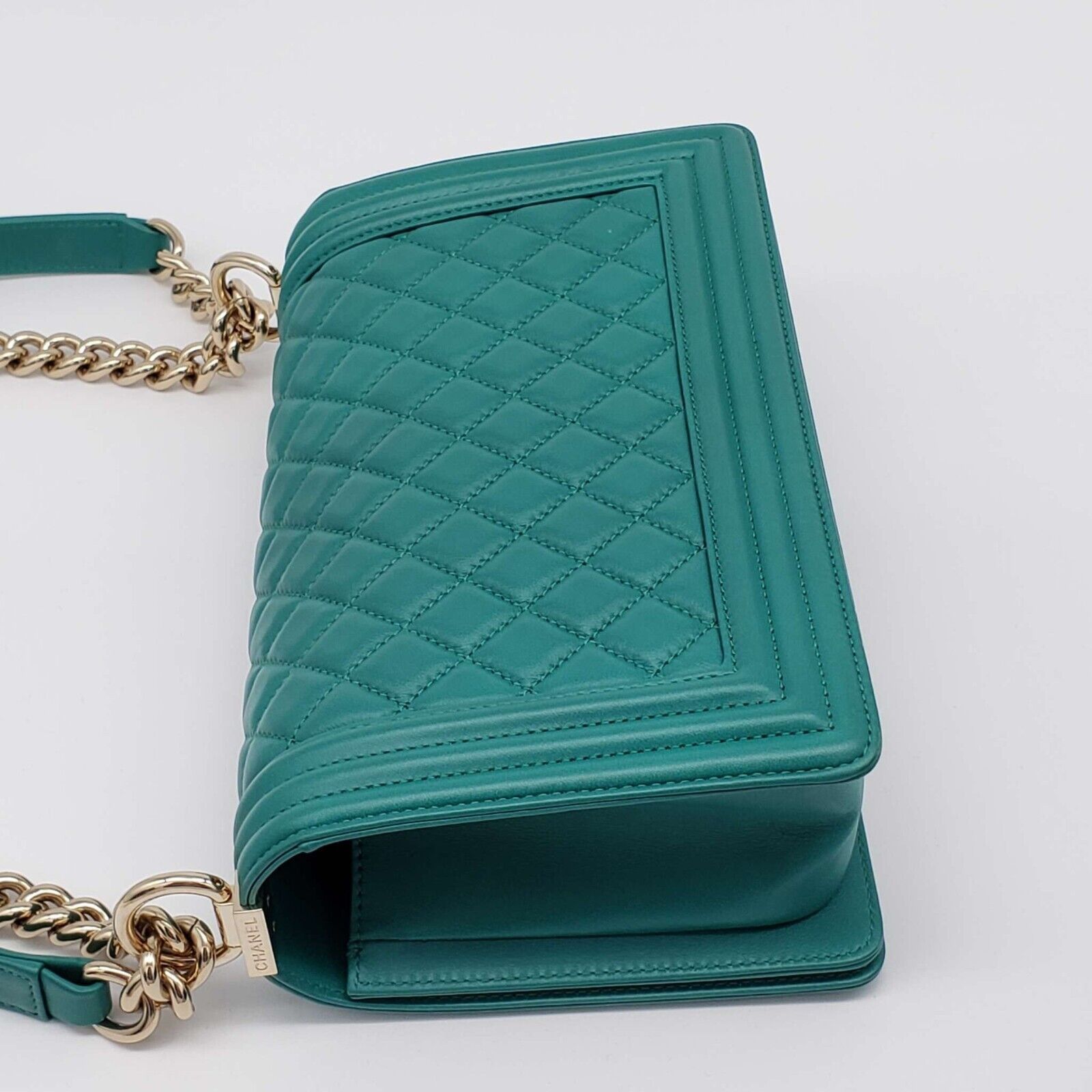 Chanel Authentic CHANEL Boy Green Leather Shoulder Bag 2650-080524 Size ONE SIZE - 9 Thumbnail
