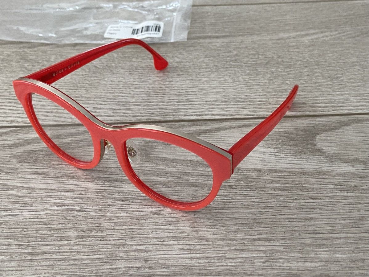 Alice + Olivia Alice and Olivia women’s eye glasses frame. New. Size ONE SIZE - 10 Thumbnail