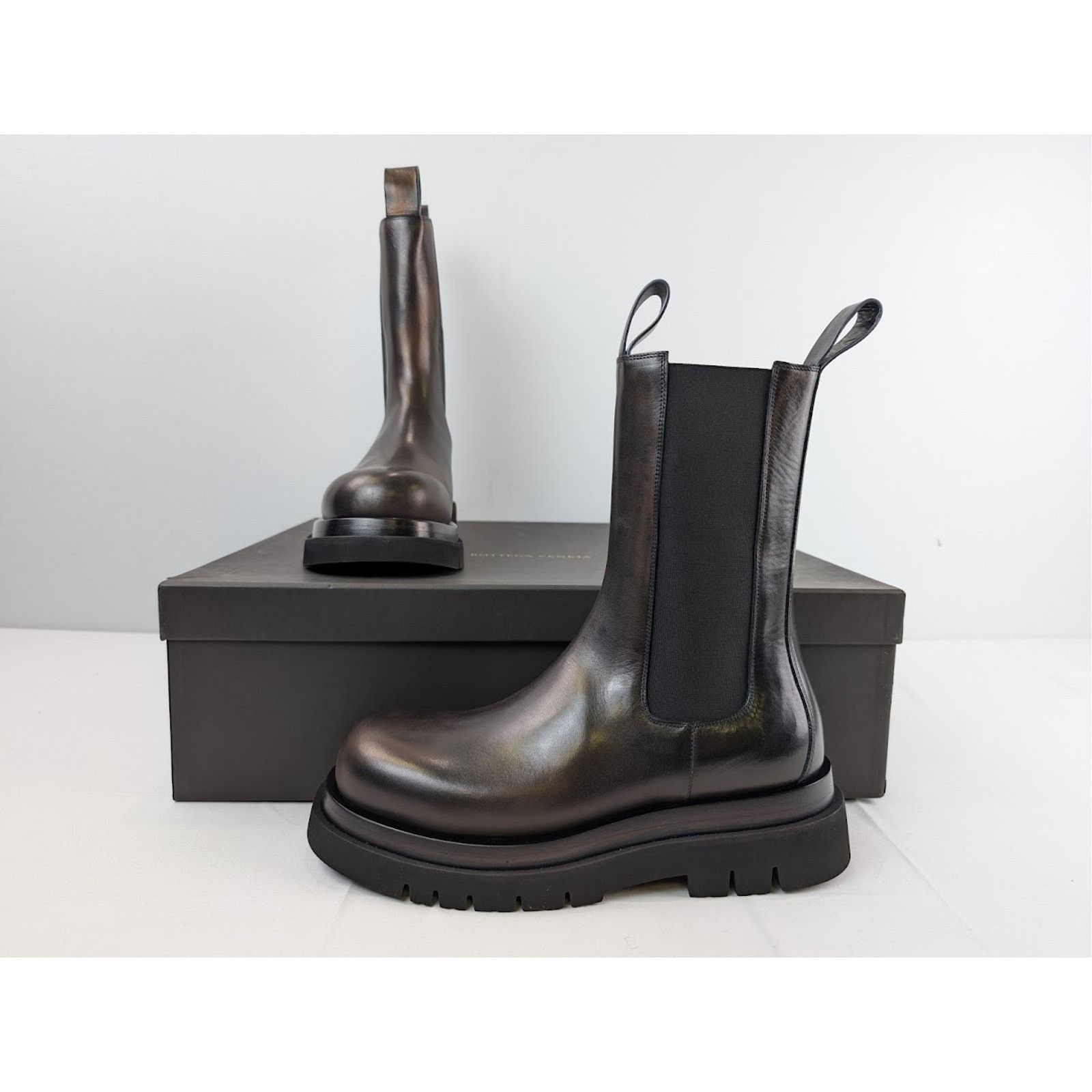 Bottega Veneta o1rshd1 Lug Boots in Ebony Size US 8 / EU 41 - 19 Thumbnail