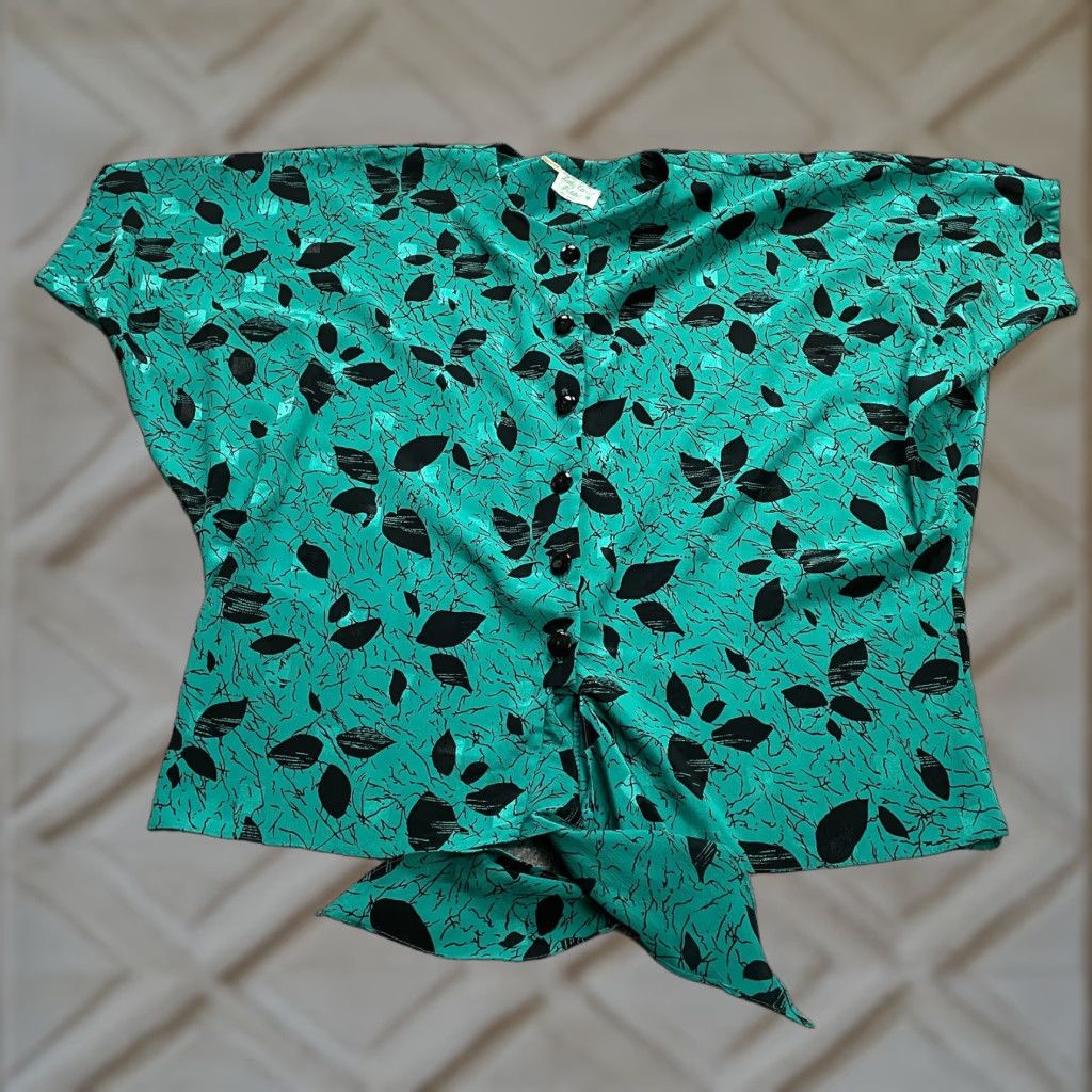 Vintage VINTAGE Lady Carol Petites Of New York Floral Print Top Womens 2X Tie and Button BlueGreen Blouse 2X Womens? Size XXL / US 16-18 / IT 52-54 - 1 Thumbnail