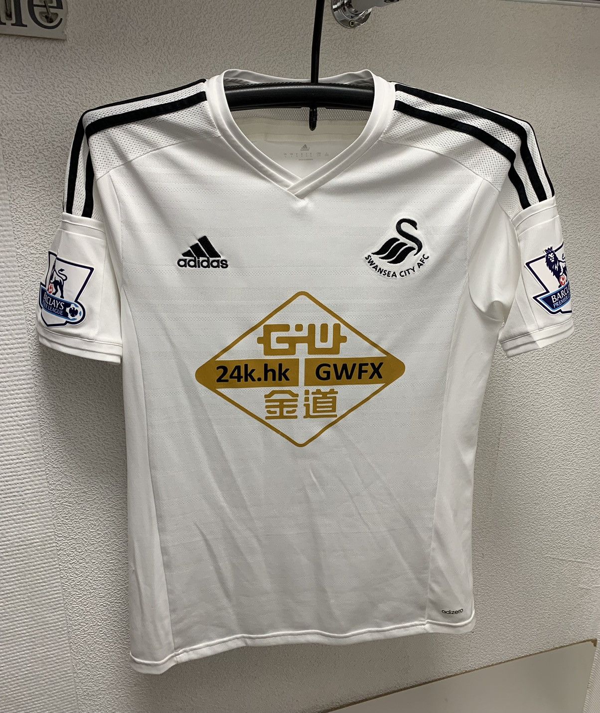 Adidas Williams 6 Swansea adidas soccer jersey M apl patch Barclays Size US L / EU 52-54 / 3 - 2 Thumbnail