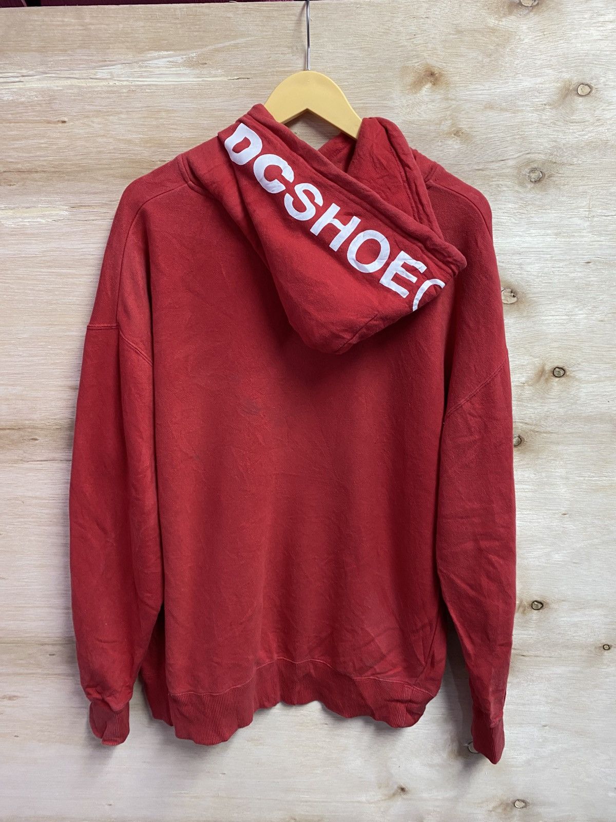 DC red DC Shoes x Disney collaboration hoodie Size US XL / EU 56 / 4 - 8 Thumbnail