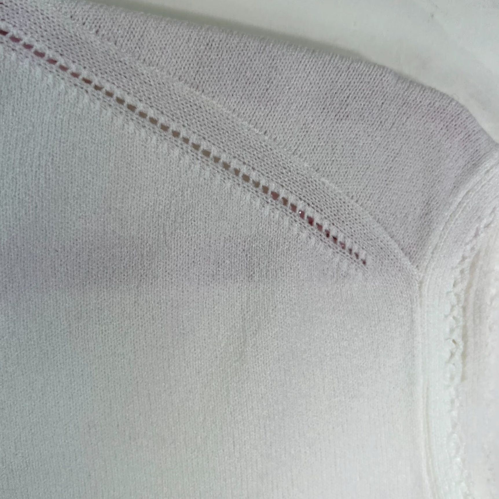 Vintage VINTAGE Designer White Sleeveless Knit Top M Women Zip Contrast Trim Mock Angel Pattern Solid Crochet Round Neck Blouse Fashion Size M / US 6-8 / IT 42-44 - 6 Thumbnail