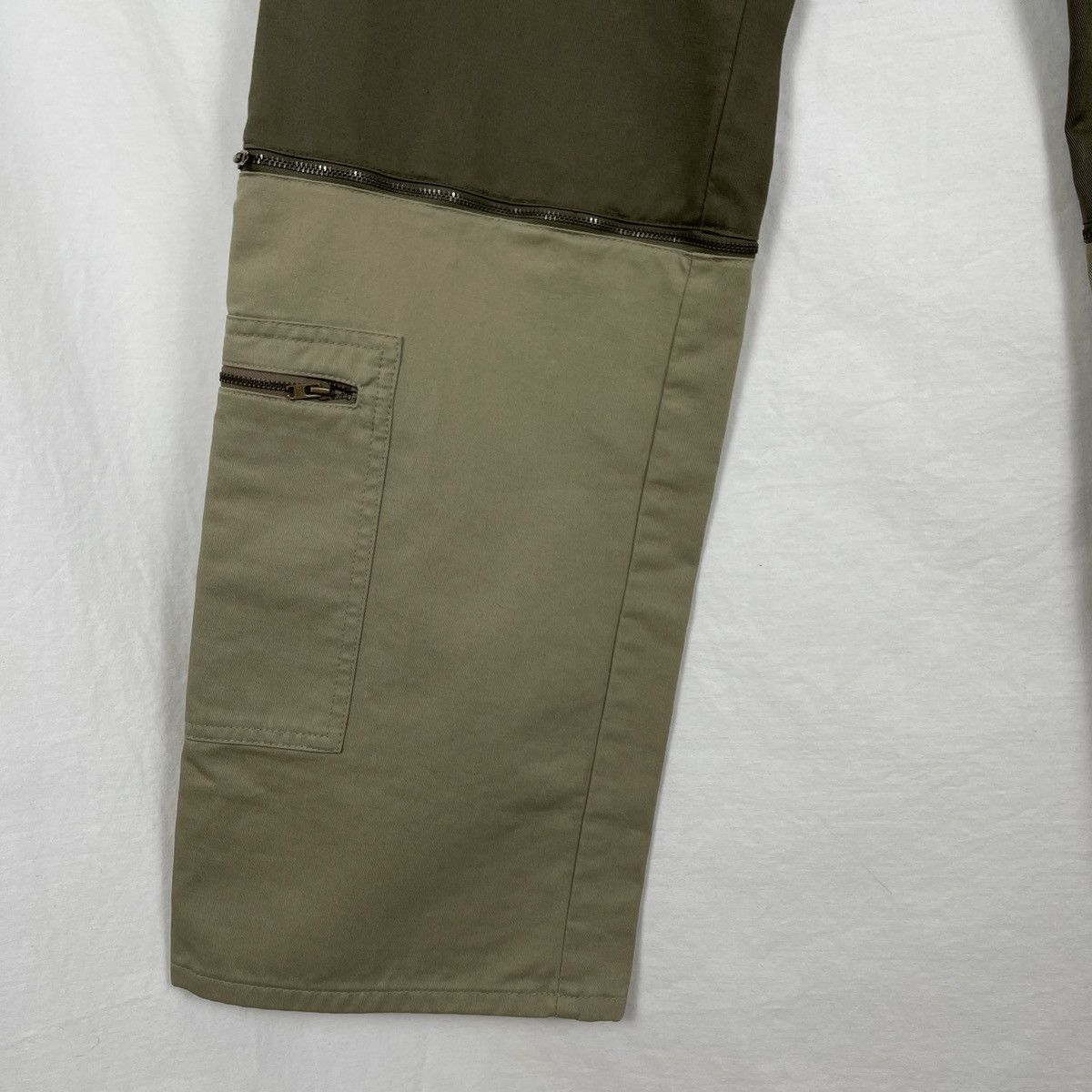 Dolce & Gabbana DOLCE & GABBANA ZIP-OFF CARGO PANTS (SIZE 32) Size US 32 / EU 48 - 4 Thumbnail