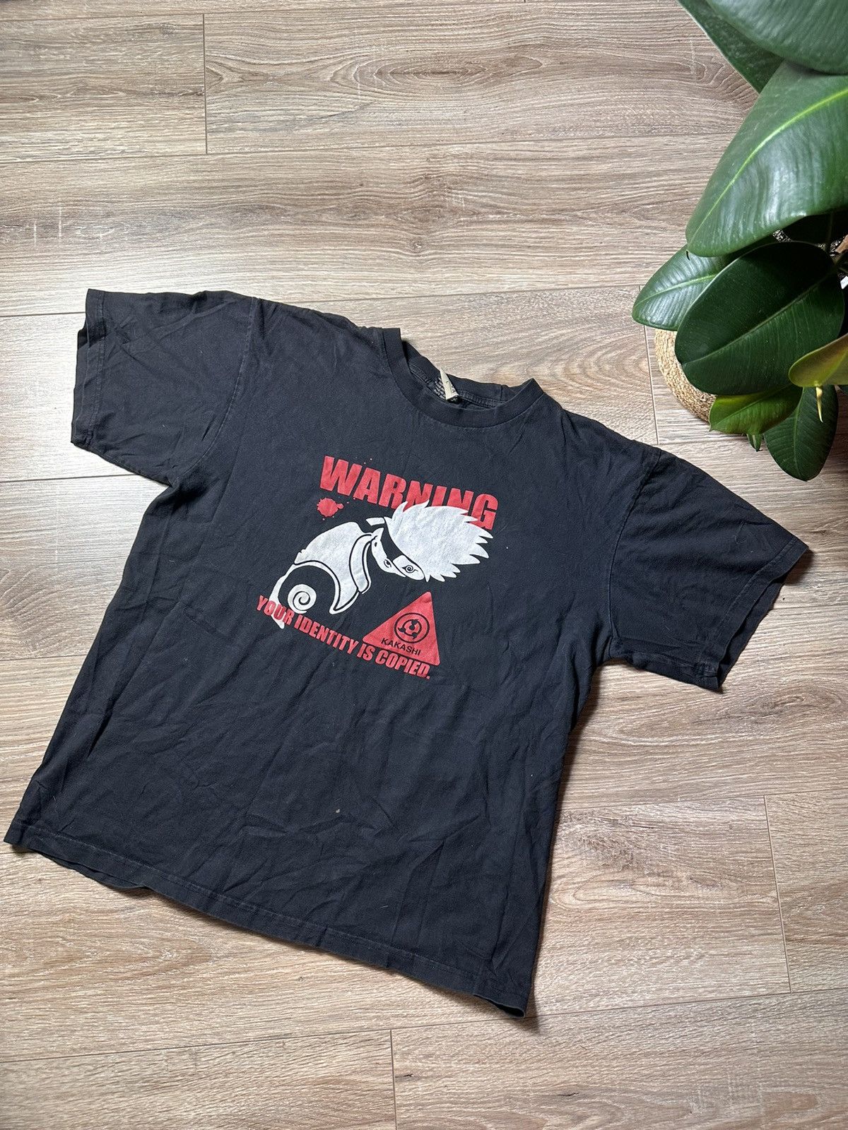 Anime × Japanese Brand × Vintage Vintage y2k Anime Naruto Kakashi Tee Shirt Size US L / EU 52-54 / 3 - 1 Thumbnail