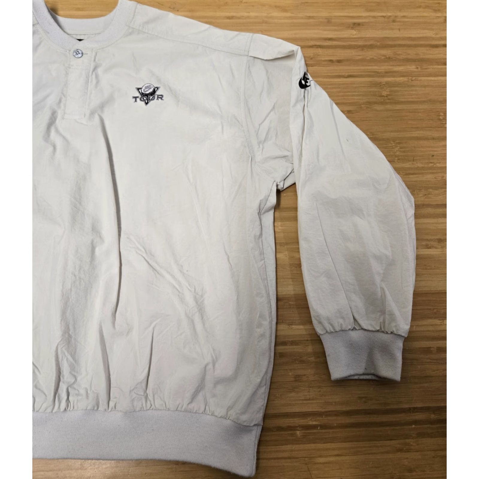 Nike Nike Golf Pullover Mens XL Light Gray Windshirt Henley Swoosh Tour Embroidered Short Sleeve Windbreaker Jacket Logo Size US XL / EU 56 / 4 - 2 Thumbnail