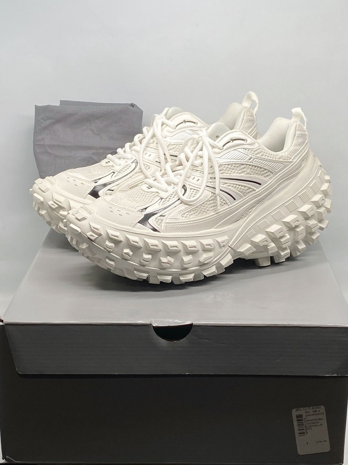 Balenciaga Balenciaga Bouncer Sneaker size 42/us size 9 Size US 9 / EU 42 - 10 Thumbnail