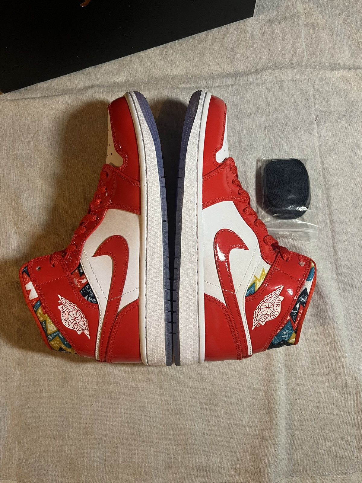 Nike Air Jorda Mid 1 Barcelona Sweater Red Patent - Size US 8 Size US 8 / EU 41 - 4 Thumbnail