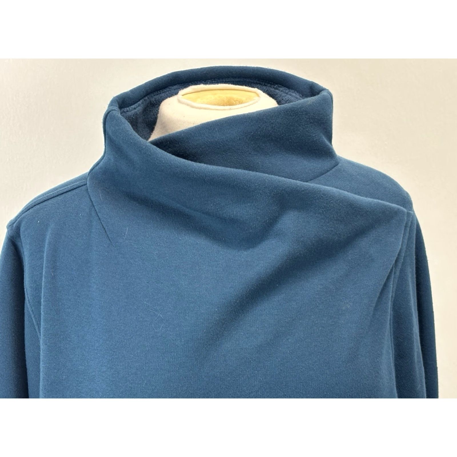 Athleta VINTAGE Athleta Women's Pullover Sweatshirt Plus Size 1X Blue Fuzzy Lining Athleisure Activewear Size XL / US 12-14 / IT 48-50 - 5 Thumbnail