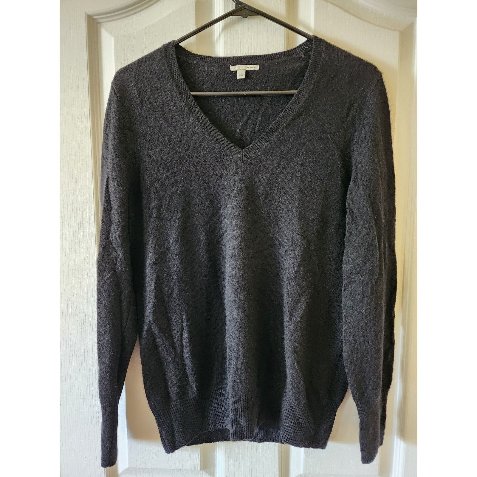 Nordstrom Halogen 100% Cashmere V-Neck Sweater Black Large Luxury Soft Size L / US 10 / IT 46 - 1 Thumbnail