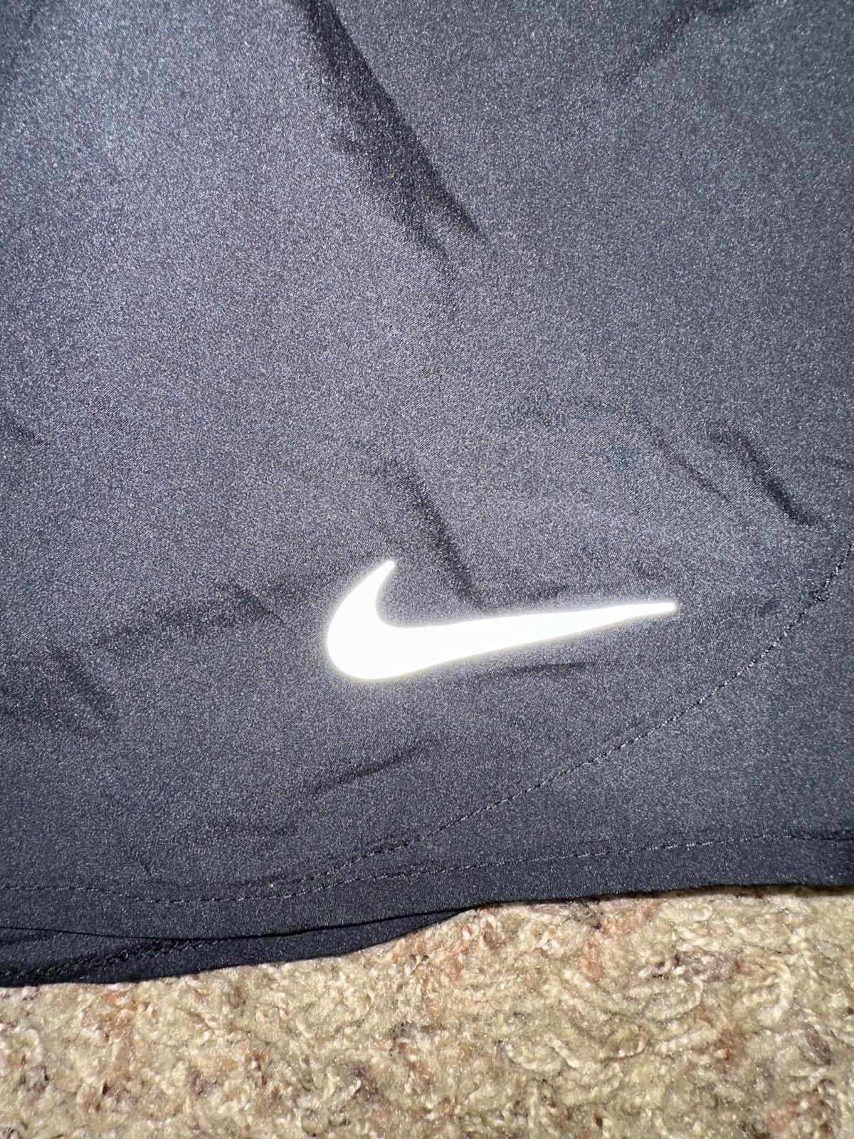 Nike Nike Women's Tempo Luxe 3" Black Running Shorts Size US 32 / EU 48 - 2 Thumbnail