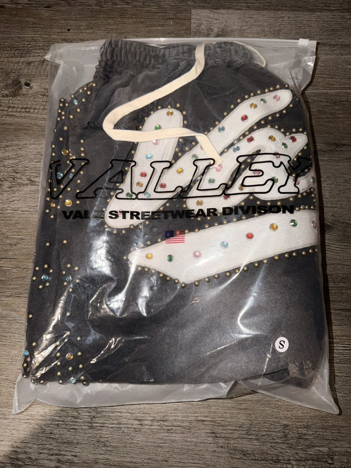 Vale Valley Dreams Skittle Sweats SMALL Size US 30 / EU 46 - 1 Thumbnail