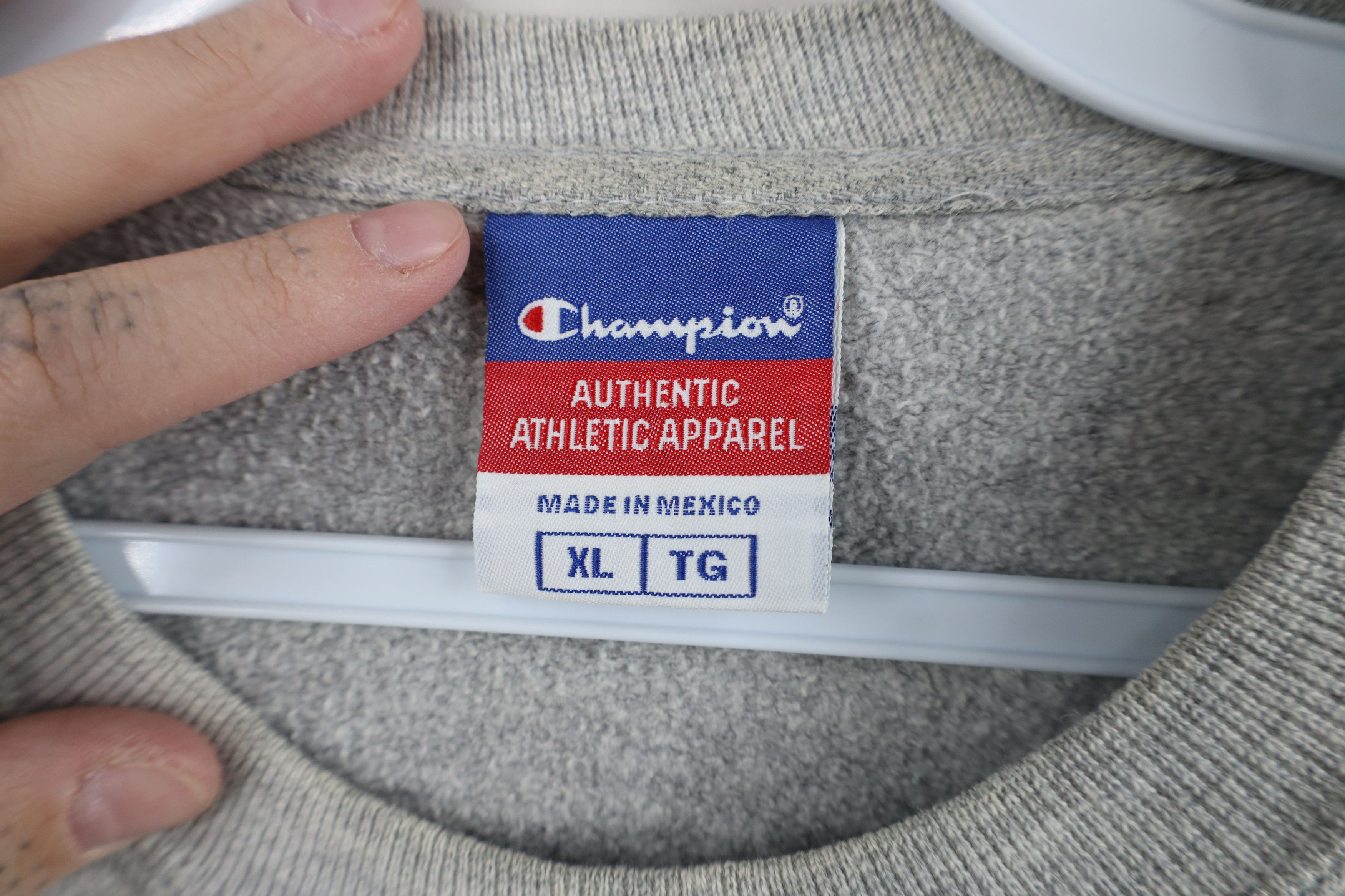 Champion Vintage 90s Champion Logo Crewneck Sweatshirt Heather Gray Size US XL / EU 56 / 4 - 7 Thumbnail