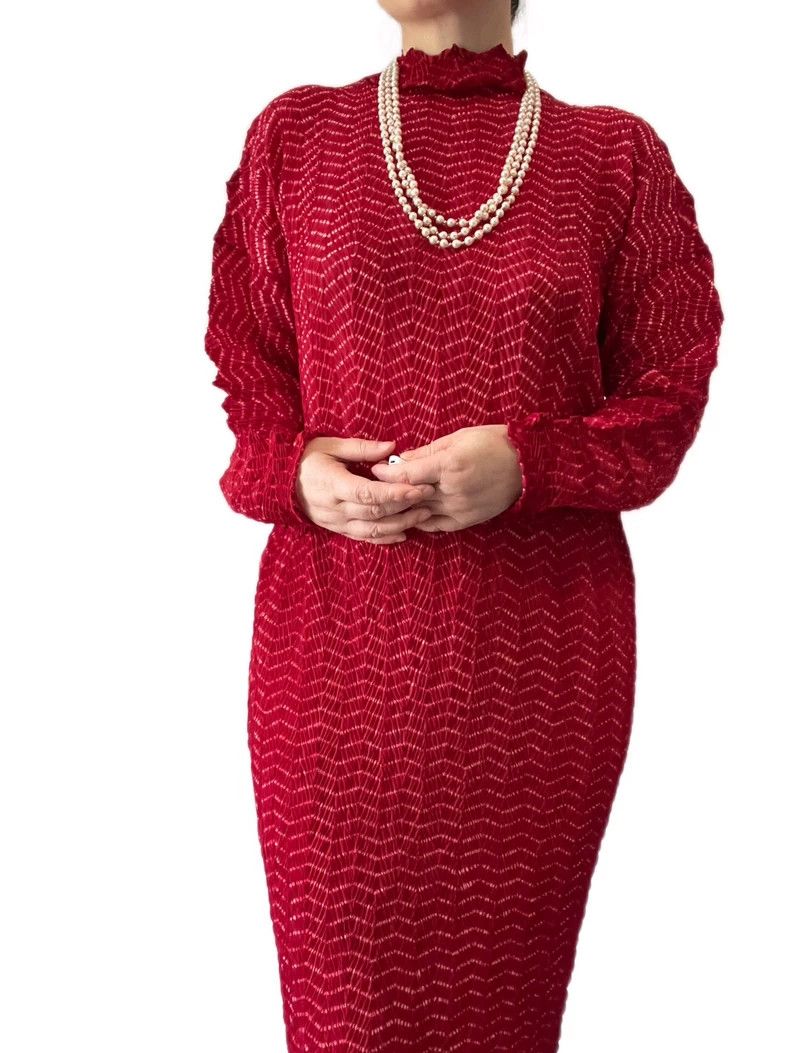 Issey Miyake Issey Miyake A hand-stitched red dress with a main thread Size M / US 6-8 / IT 42-44 - 2 Thumbnail
