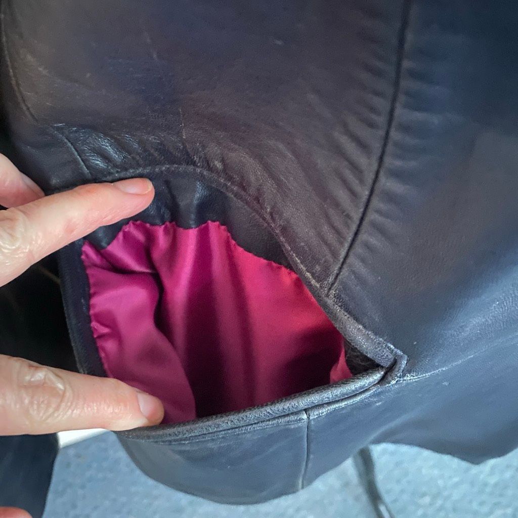 Preston & York Preston & York women M 3 button black leather jacket w/pink Size M / US 6-8 / IT 42-44 - 2 Thumbnail