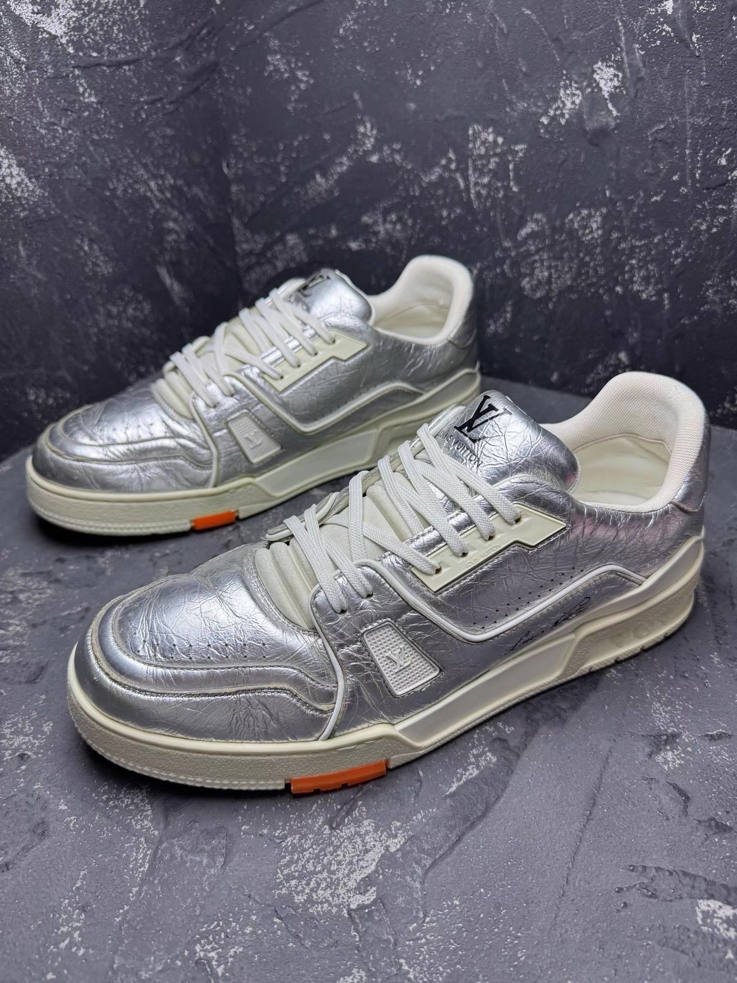 Louis Vuitton LV Trainer Silver Foil Sneakers Q10 Size US 10 / EU 43 - 1 Thumbnail