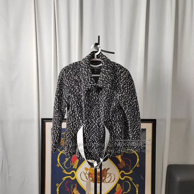 Chanel Chanel Cruise ship series black and white mixed colour sta Size XXS / US 00 / IT 34 - 1 Thumbnail