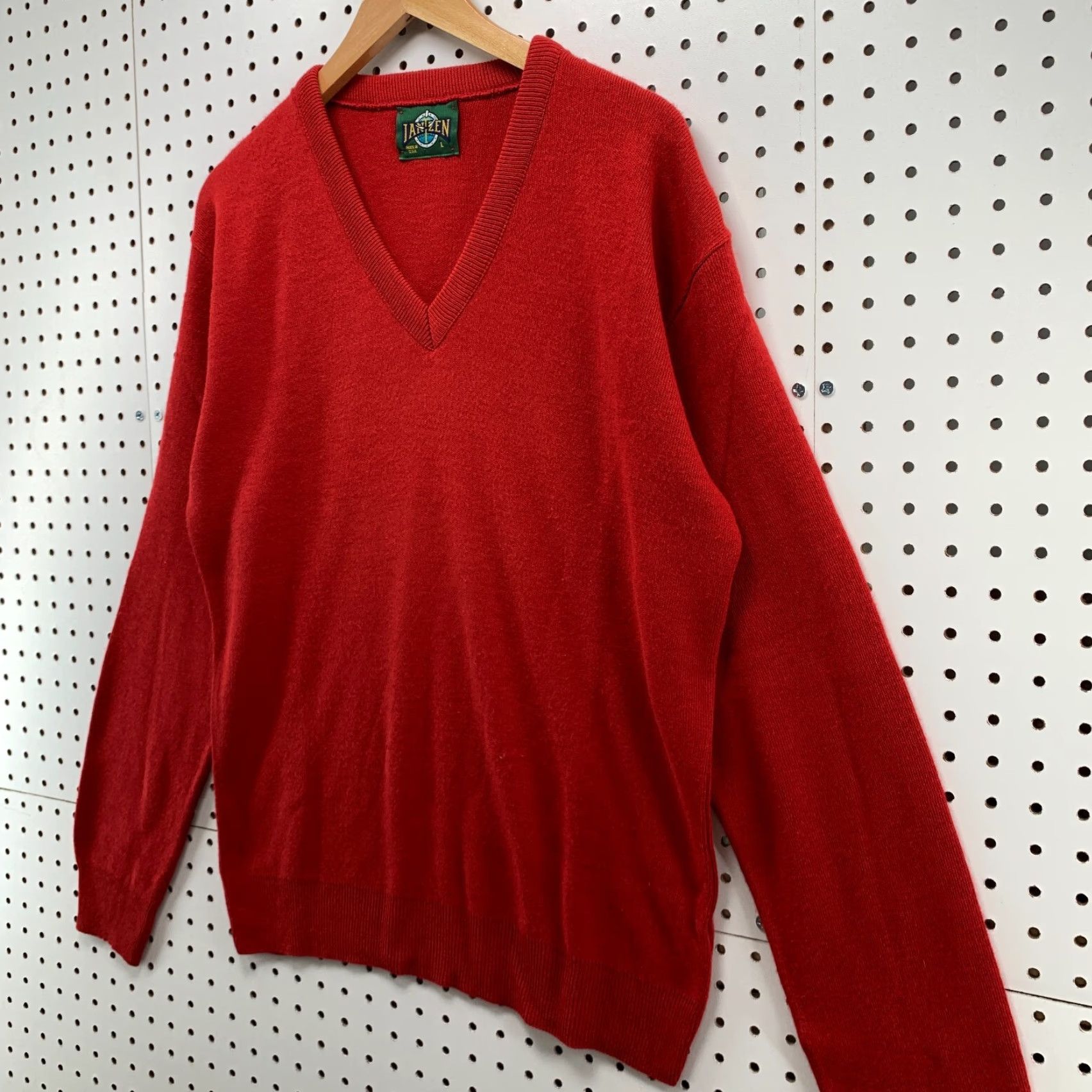 Jantzen VINTAGE Jantzen Sweater Knit V-Neck Red Mens Large 21.5x27 Acrylic USA Made Pullover Size US L / EU 52-54 / 3 - 7 Thumbnail