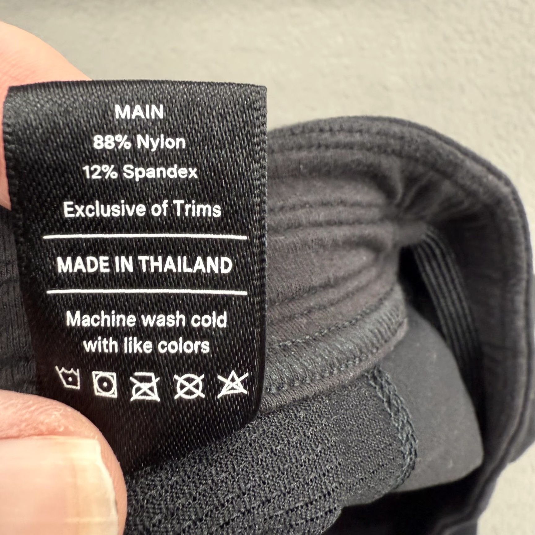 Vintage Public Rec Pants Mens 30x30 Jogger Black Nylon Spandex Elastic Waist Pockets Zip Pocket Tapered Athleisure Jogger Pants Mens 30 Regular Size US 30 / EU 46 - 5 Thumbnail