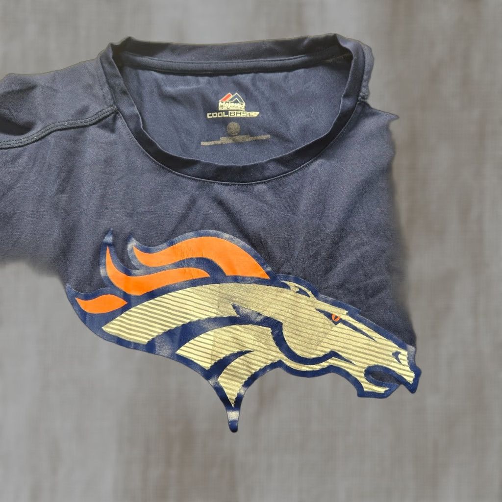 NFL Majestic Denver Broncos Shirt Blue Short Sleeve Logo NFL Adult Men 2XL XXL Size US XXL / EU 58 / 5 - 1 Thumbnail