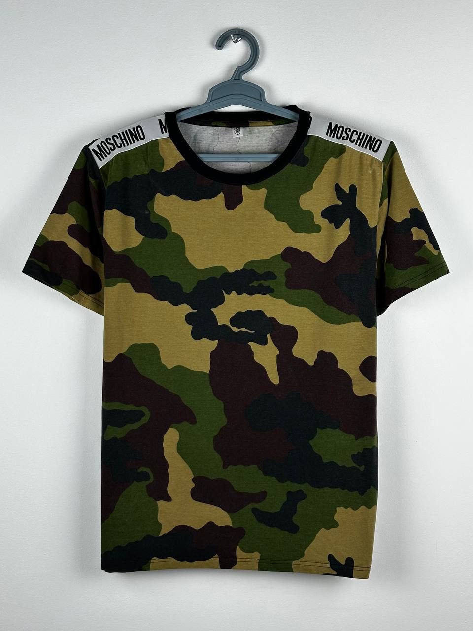 Moschino × Vintage Moschino Underwear Camo T-Shirt Size XL Size US XL / EU 56 / 4 - 1 Thumbnail