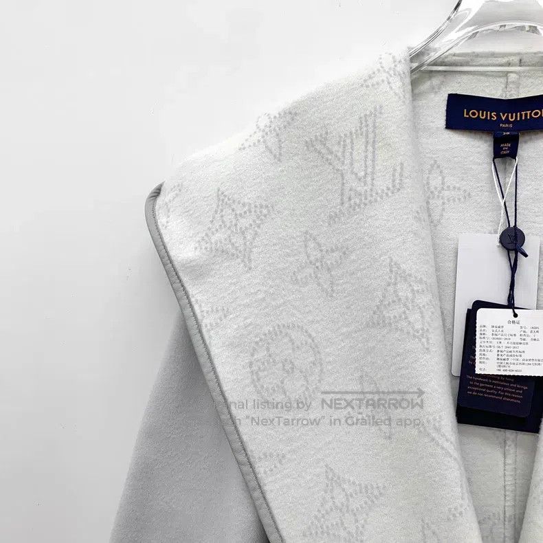 Louis Vuitton Louis Vuitton 25 wool bathrobe coats with presbyopic print Size XS / US 0-2 / IT 36-38 - 3 Thumbnail