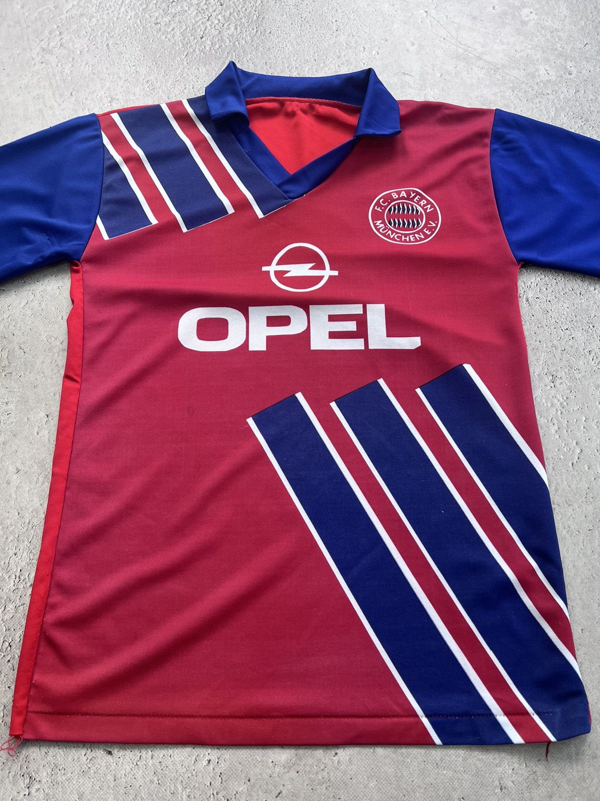 Adidas × Vintage Vintage 90s Adidas FC Bayern Munchen Opel T-shirt Size US S / EU 44-46 / 1 - 9 Thumbnail
