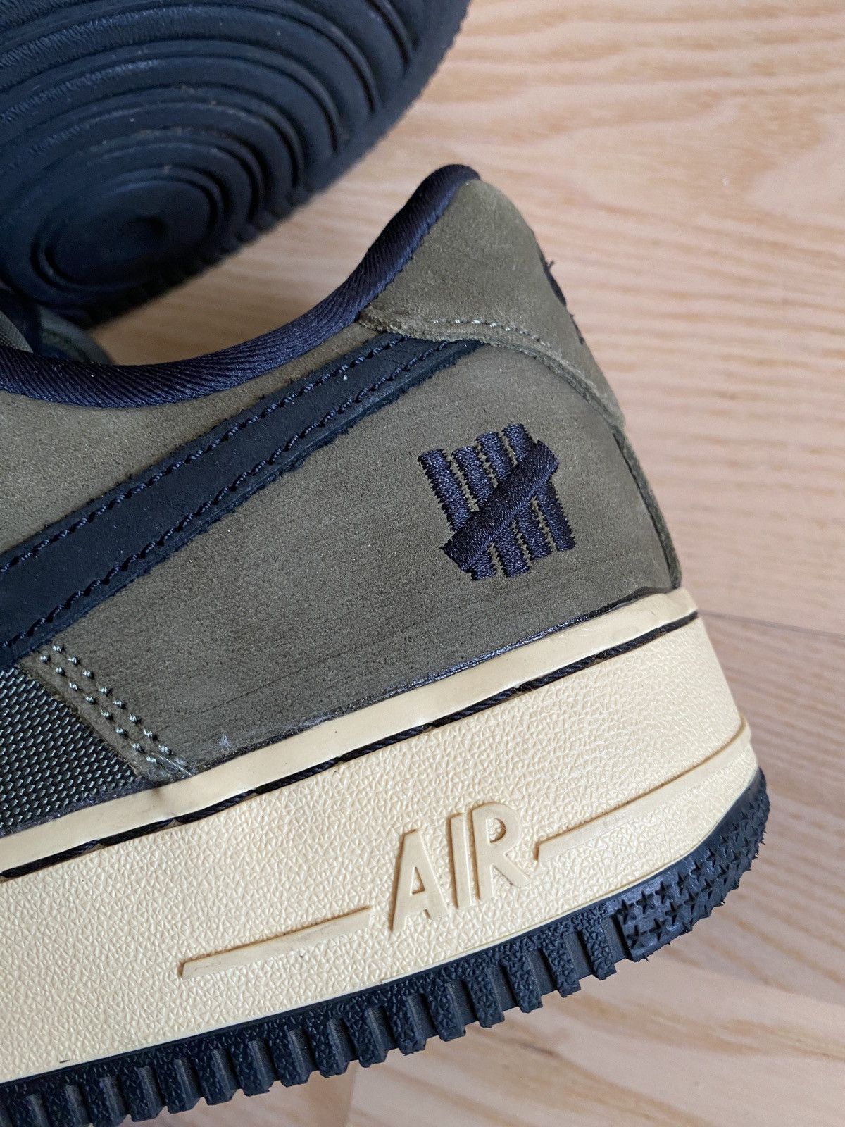 Nike × Undefeated Nike x Undefeated Air Force 1 Low SP “Ballistic” Size US 8.5 / EU 41-42 - 9 Thumbnail