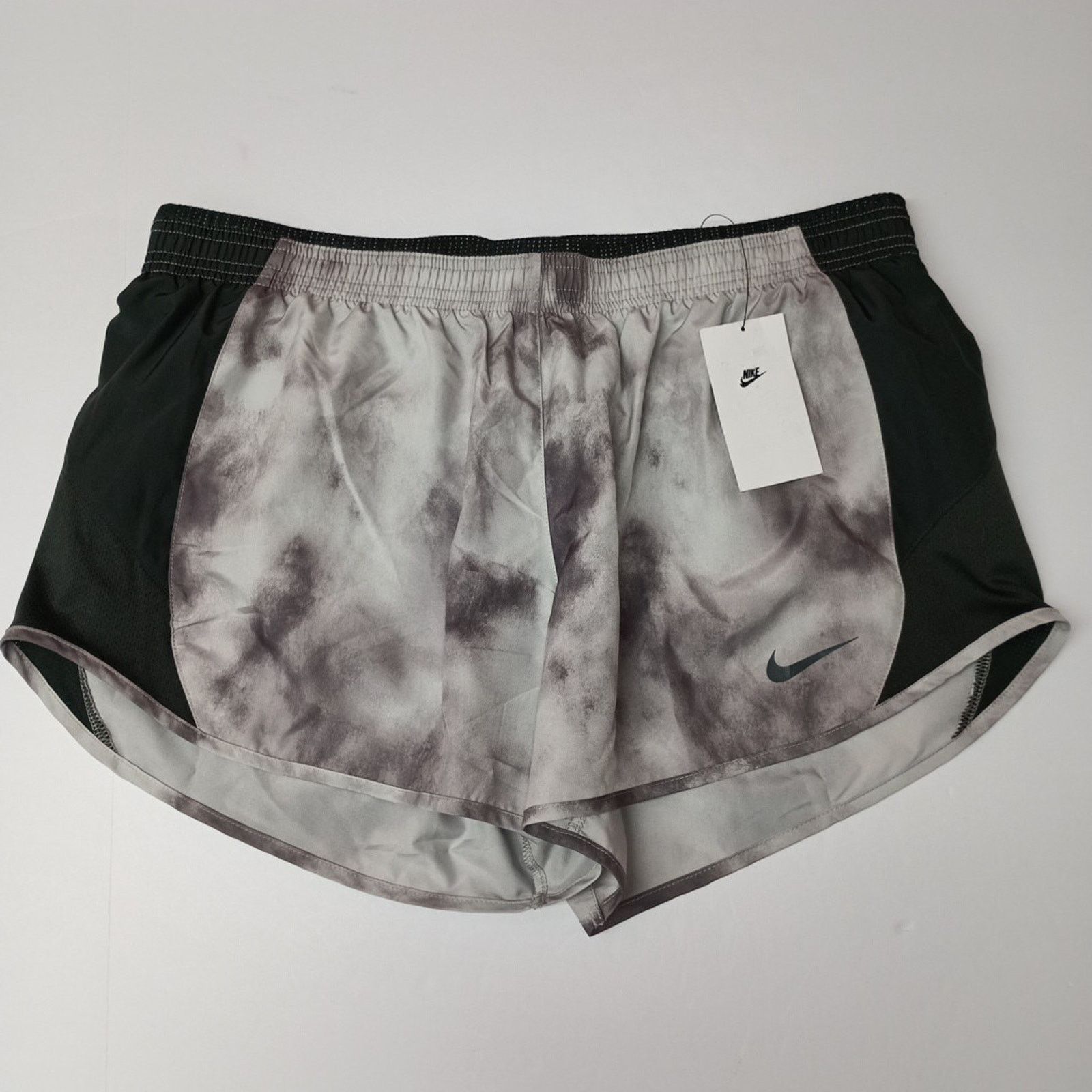 Nike Nike Women's Icon Clash Running Shorts Gray Size XL New Size 36" / US 14 / IT 50 - 1 Thumbnail
