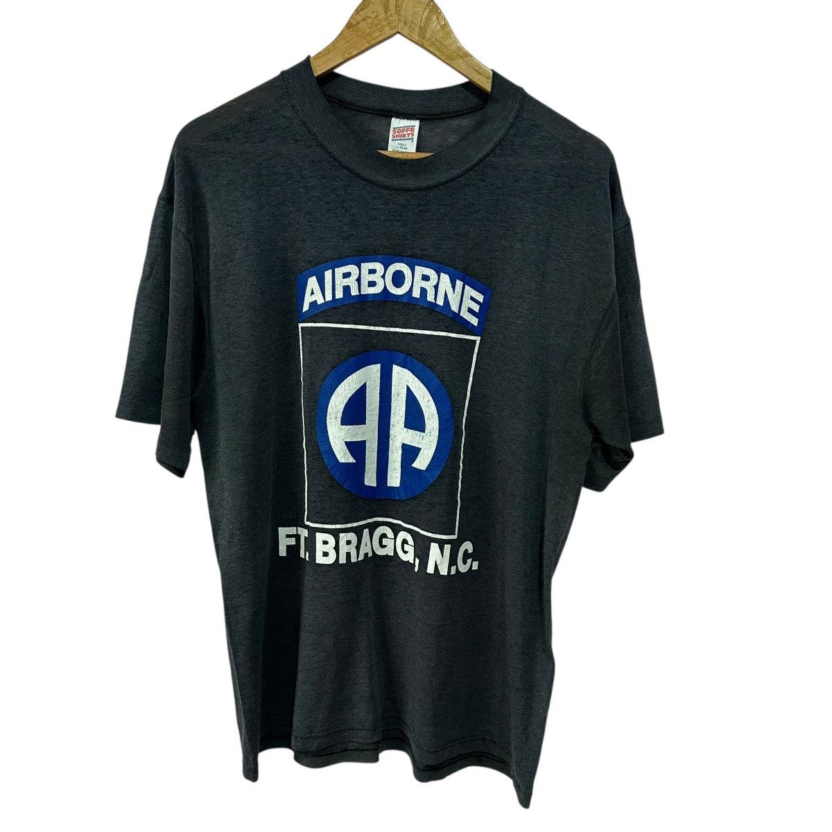 Soffe Vintage 80s Military Airborne Ft. Bragg Soffe Shirt USA Size US L / EU 52-54 / 3 - 1 Thumbnail