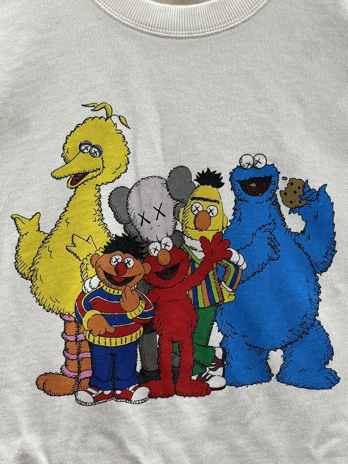 Kaws × Uniqlo UNIQLO x KAWS Sesame Street Crewneck Sweatshirt Size US M / EU 48-50 / 2 - 5 Thumbnail