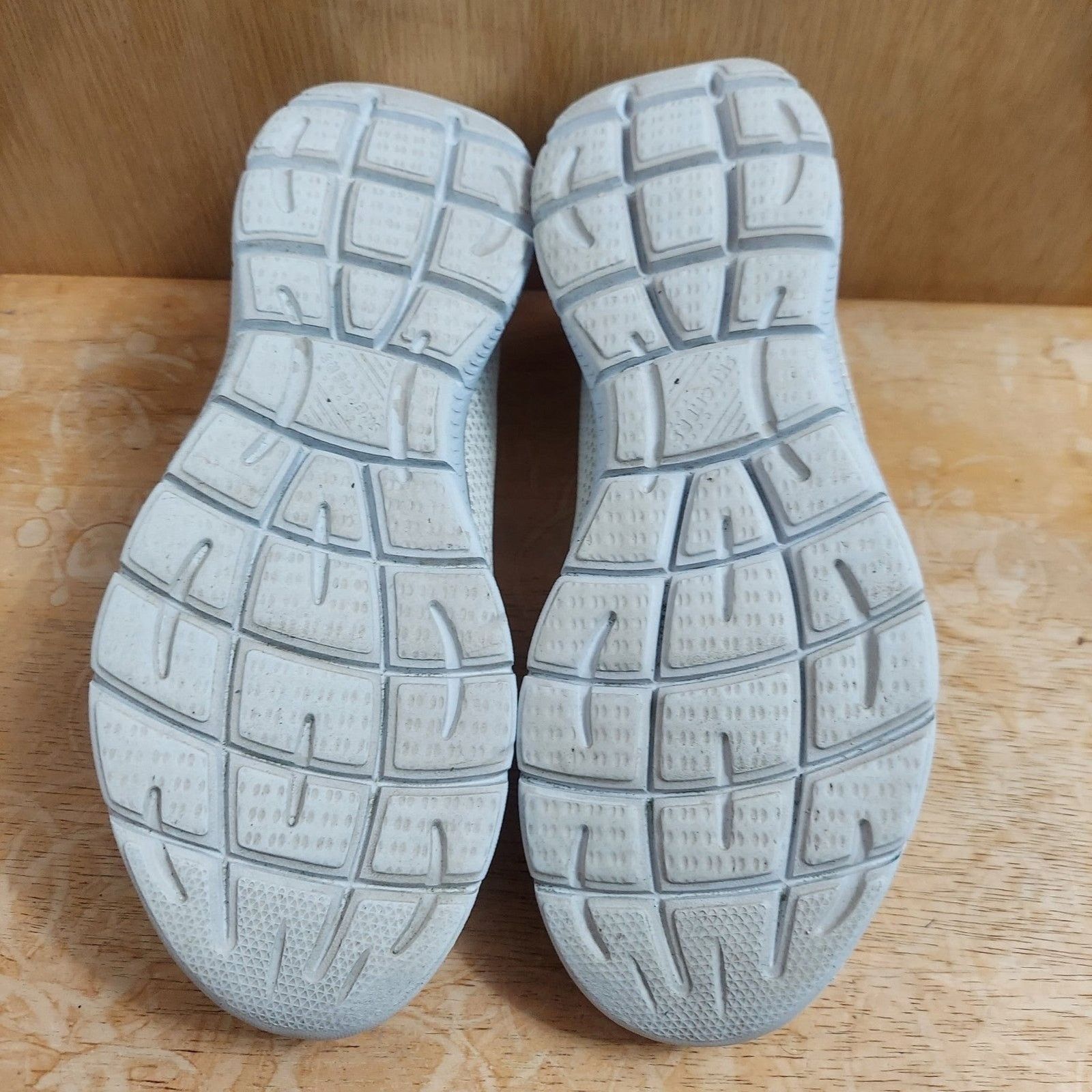 SKECHERS Skechers Summits Women's US 9.5 White Silver Running Shoes Size US 9.5 / IT 39.5 - 8 Thumbnail