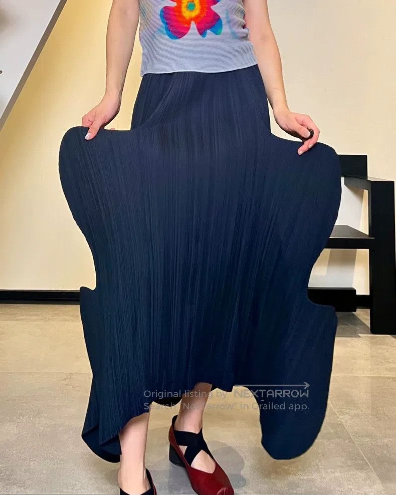 Issey Miyake Issey Miyake Black Floral Petal Ripple Skirt Size 25" / US 0 / IT 36 - 4 Thumbnail