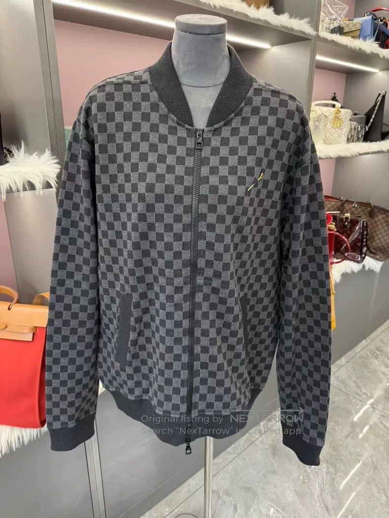 Louis Vuitton Louis Vuitton Checkerboard pinned cashmere jacket Size US XL / EU 56 / 4 - 2 Thumbnail