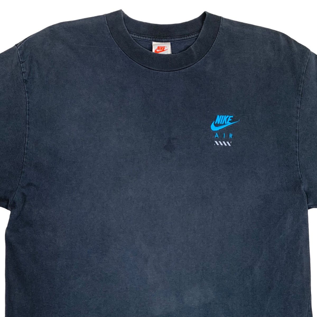 Nike Vintage Nike Small Logo Embroidered T-shirt Shortsleeve Size US M / EU 48-50 / 2 - 3 Thumbnail